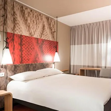 Hotel Ibis Centre Bastide 3*